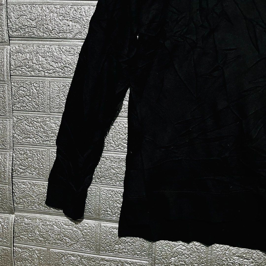 OLD NAVY BASIC VINTAGE CREW NECK PULLOVER SWEATSHIRT SHIRT LONG SLEEVE BLACK MEDIUM 21x26 (Category: Longsleeves) located in Cavite. Submitted by yg_elite (Listing ID 1461845541, Image 2). Description: PLEASE READ FAQ’s > Yes, available! > Last price posted. TAKE IT OR LEAVE IT! > Dasmariñas Cavite > ADDITIONAL PHOTOS are NOT AVAILABLE as we seal the items after taking pictures. > GCASH payment > JNT shipping / LALAMOVE for rush ============= > P