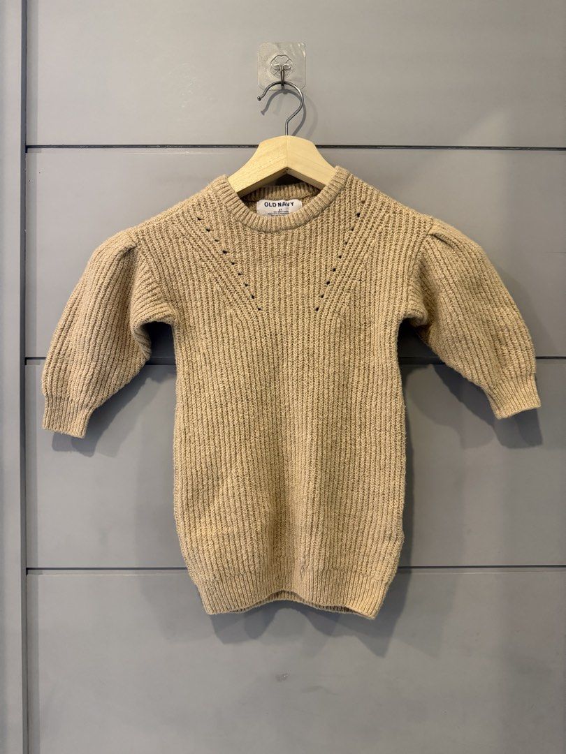 OLD NAVY CREW NECK LONGSLEEVE SWEATSHIRT (2y) (Category: Babies & Kids Fashion) located in Lipa City. Submitted by upcycle_alley (Listing ID 1461950598, Image 1). Description: .