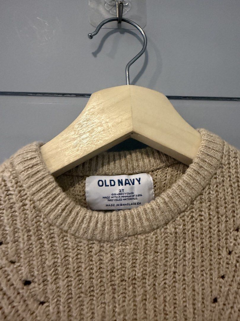 OLD NAVY CREW NECK LONGSLEEVE SWEATSHIRT (2y) (Category: Babies & Kids Fashion) located in Lipa City. Submitted by upcycle_alley (Listing ID 1461950598, Image 2). Description: .