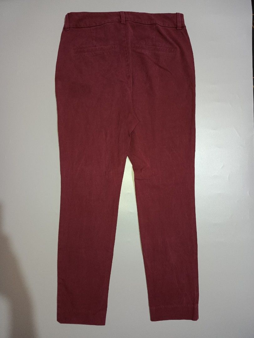 Old Navy Slim Fit Pants (Category: Jeans) located in Pasig City. Submitted by lemuel29 (Listing ID 1461904510, Image 2). Description: Old Navy Slim Fit Pants Size: 30 waist MOD: Lalamove or J&T Pm for more info! .