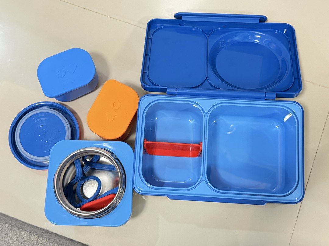 Omielife OmieBox Up (Blue) (Category: Food Organization & Storage) located in Gapan. Submitted by trxmyjs (Listing ID 1461890265, Image 3). Description: Used only on the first week of school Too heavy for my kinder Free snack cups 3,299 + 899 original price.