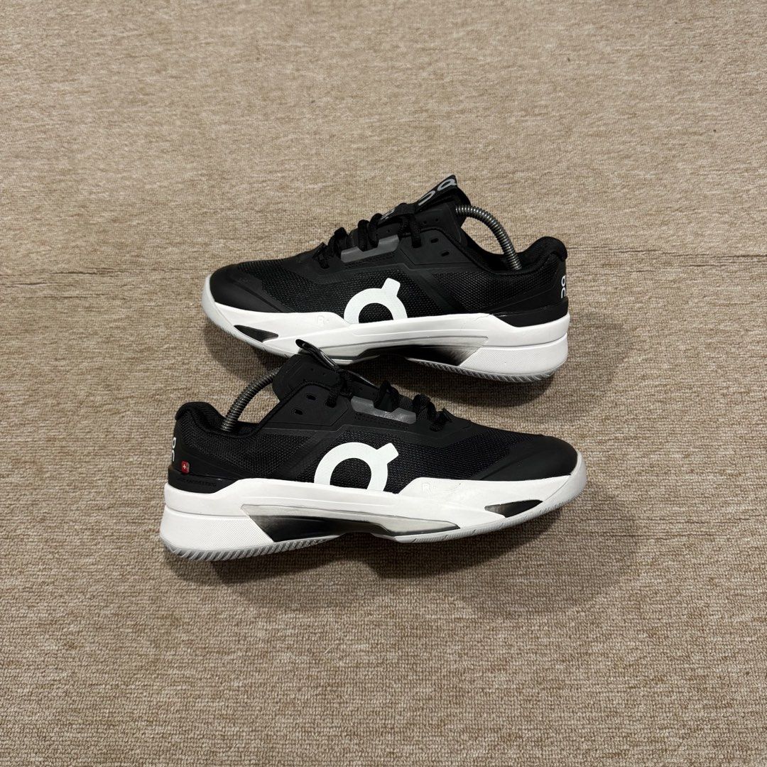 ON CLOUD ROGER PRO 4 BLACK ECLIPSE (Category: Sneakers) located in Cebu City. Submitted by cjayzuno04940 (Listing ID 1462013033, Image 1). Description: ON CLOUD ROGER PRO 4 BLACK ECLIPSE ORIGINAL✅ US MENS-9.5 EUR-43 CM-27.5 EXCELLENT CONDITION.