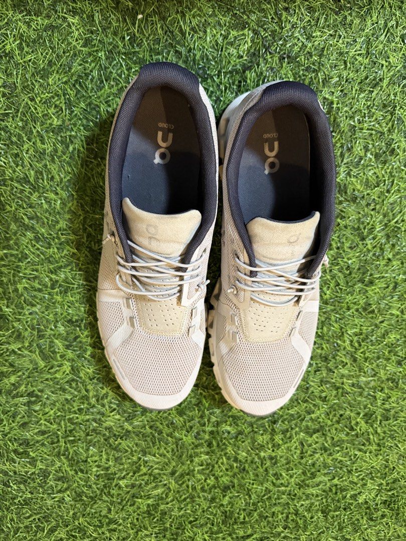 ON CloudTec Running Shoes (Category: Casual Shoes) located in Paranaque City. Submitted by xavierllamas (Listing ID 1461923391, Image 1). Description: - ON CloudTec running shoes - Size: US 9 / UK 8.5 / EU 42.5 - Color: Light grey and beige - Versatile: Great for running or everyday wear - Condition: Soles show some signs of use, but plenty of life remaining. Laces are intact. - Ready for your next adventure! -Lightly Used.