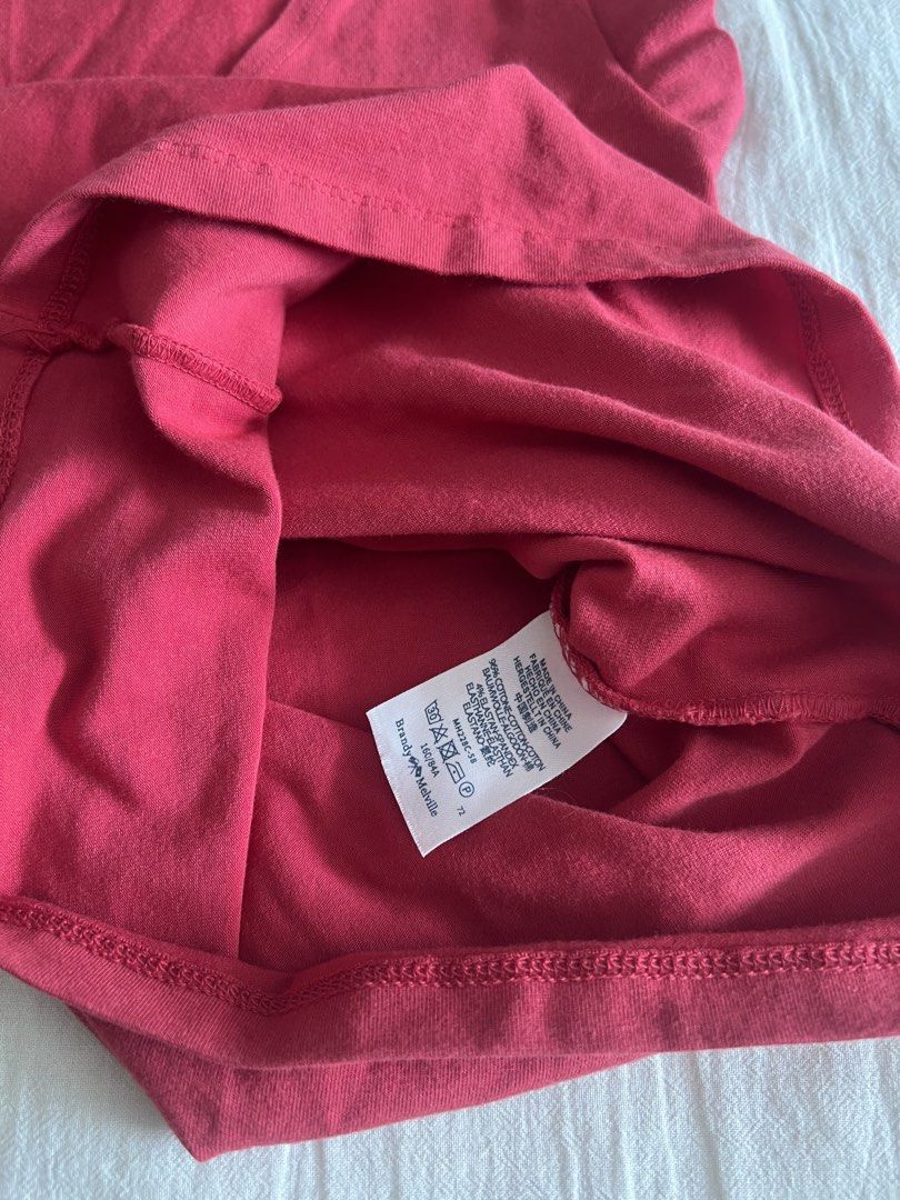 [SOLD] Brandy Melville - Amara top Red (Category: Shirts) located in Cebu City. Submitted by angel.energyph2 (Listing ID 1461832850, Image 3). Description: 🏷️ 1200 *One Size, fits XS–S - Brand new without tag - Cotton blend crossover scalloped v-neck tank top - Seam under the bust. - Fabrics: 96% cotton, 4% elastane - Measurement: 17” (43 cm) length, 12” (30 cm) bust.