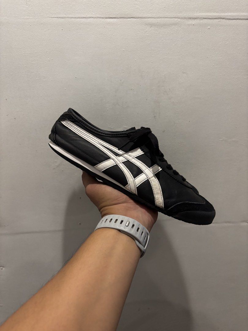 Onitsuka Tiger Mexico 66 “Black/White” (Category: Sneakers) located in Valencia. Submitted by bukidthrift (Listing ID 1461977345, Image 1). Description: SIZE 9 US | 8 UK | 42.5 EUR | 27 CM VERY GOOD CONDITION NOTE: THRIFTED PAIR ONLY. PLEASE MANAGE YOUR EXPECTATIONS. PAYMENT FIRST ✅ NO COD/COP ❌ MOP - GOTYME BANK/GCASH 💳 BUKIDNON MINDANAO LOC 📍.