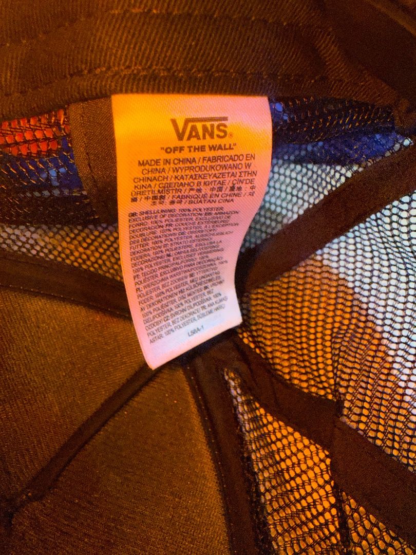Orig vans mens cap (Category: Activewear) located in Cavite. Submitted by lexuzollirum (Listing ID 1461941358, Image 2). Description: .