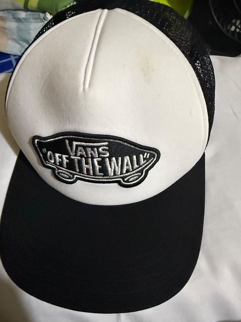 Orig vans mens cap (Category: Activewear) located in Cavite. Submitted by lexuzollirum (Listing ID 1461941358, Image 1). Description: .