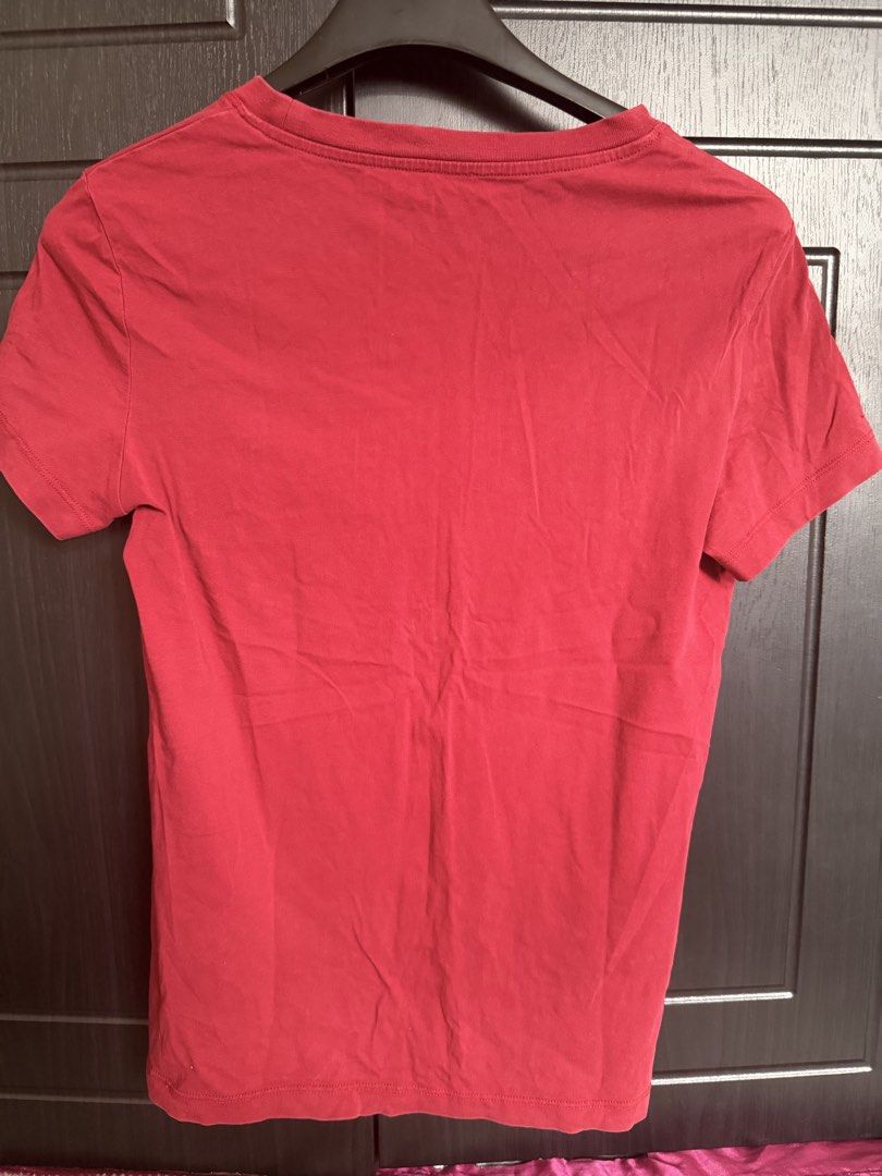 Original Kenzo Tshirt (Category: Shirts) located in Manila. Submitted by floratheexplorer09 (Listing ID 1461820339, Image 2). Description: Original Kenzo Tshirt for women.