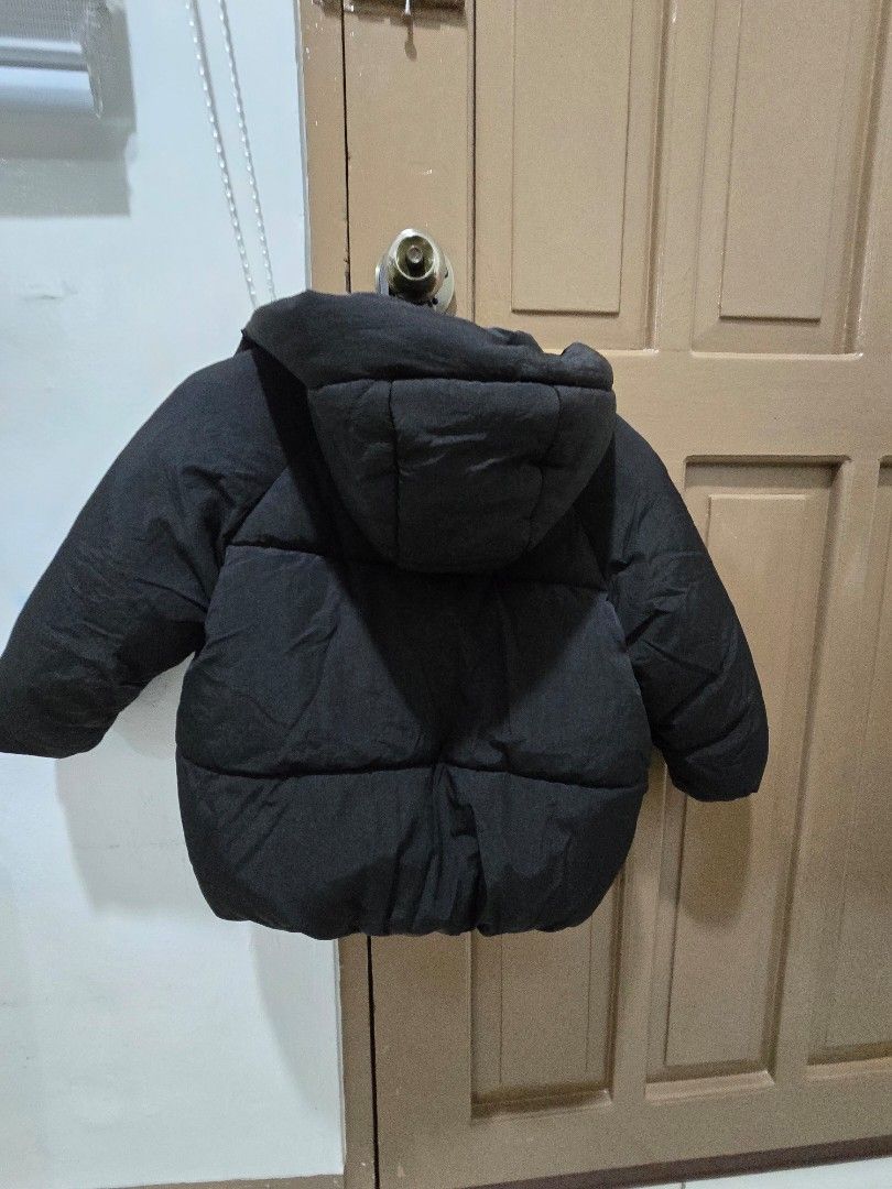 ORIGINAL Zara Bubble Jacket for Kids (Category: Baby Monitors) located in Mandaluyong City. Submitted by d1palmj (Listing ID 1461805171, Image 2). Description: Original Zara Bubble Jacket Never been used size 5 Unisex RFS: Outgrown PM for more details .