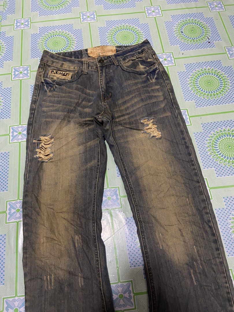 P Return Distressed mud faded wash Straight cut (Category: Jeans) located in Cagayan de Oro. Submitted by reupcycle (Listing ID 1461891047, Image 2). Description: dm for more details .