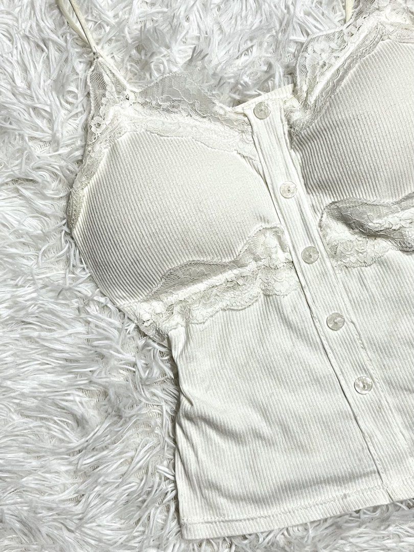 Padded Top (Category: Blouses) located in Angono. Submitted by lovellyel (Listing ID 1461978806, Image 3). Description: .