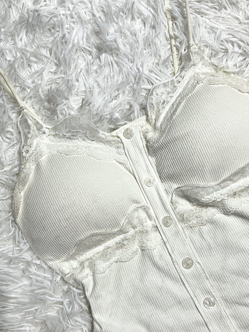 Padded Top (Category: Blouses) located in Angono. Submitted by lovellyel (Listing ID 1461978806, Image 2). Description: .