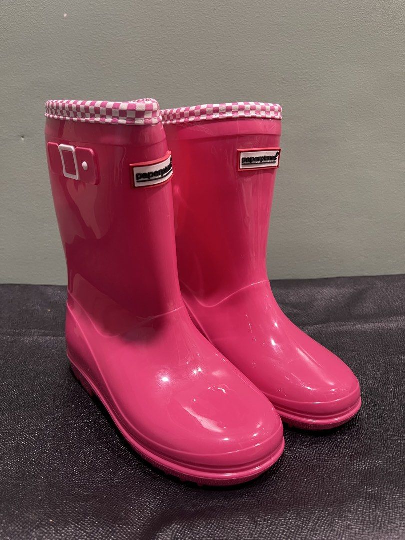 Paperplanes Kids Rain Boots (Category: Babies & Kids Fashion) located in Manila. Submitted by dual_time (Listing ID 1461807250, Image 1). Description: Paperplanes Pink Rain Boots for kids Soles with good grip Includes original box Ideal for protecting your kids on rainy days Size 210 - approx 8-9y/o Asking Price php 600 Location: Marikina Available for pick up via Grab or Lalamove MOP Gcash or Maribank PM for questions.