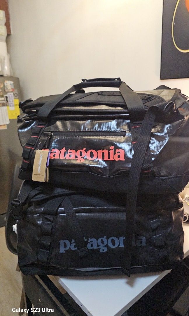 Patagonia duffel bag 40L (Category: Backpacks) located in Quezon City. Submitted by icollectionstuff (Listing ID 1461911802, Image 3). Description: ‼️AVAILABLE NOW❗️❗️ Patagonia duffel bag 40L Php 3750 📌Limited Stocks‼️ 📍Payment Via Gcash 📍Additional Shipping fee via Lalamove nearby or pick up or meet up 📍Victoria Sports tower kamuning QC Pm me for interested #everyonefollowers #everyonehighlights #everyoneシ゚ #everyonehighlightsfollowers.