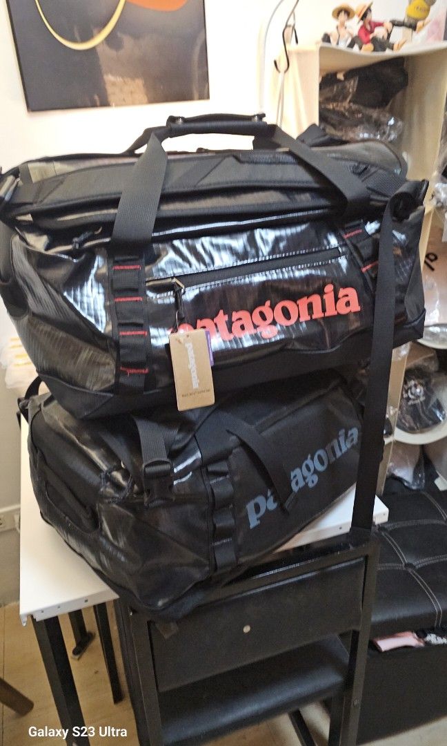 Patagonia duffel bag 40L (Category: Backpacks) located in Quezon City. Submitted by icollectionstuff (Listing ID 1461911802, Image 2). Description: ‼️AVAILABLE NOW❗️❗️ Patagonia duffel bag 40L Php 3750 📌Limited Stocks‼️ 📍Payment Via Gcash 📍Additional Shipping fee via Lalamove nearby or pick up or meet up 📍Victoria Sports tower kamuning QC Pm me for interested #everyonefollowers #everyonehighlights #everyoneシ゚ #everyonehighlightsfollowers.