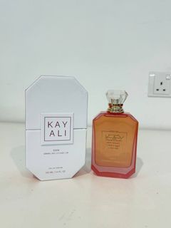 (Category: ) located in . Submitted by fragranceParfumdealer (Listing ID 1461809001, Image 1). Description: .
