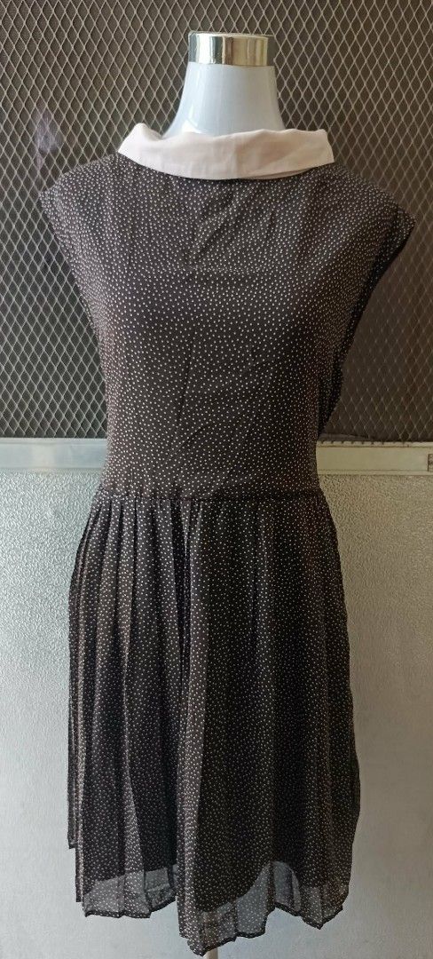 Persodea Polka Dot Dress with Peter Pan Collar (Category: Dresses) located in Cebu City. Submitted by violacloset (Listing ID 1461943861, Image 1). Description: Measurements: length: 36 1/2 in bust: 18 in waist: 19 in .
