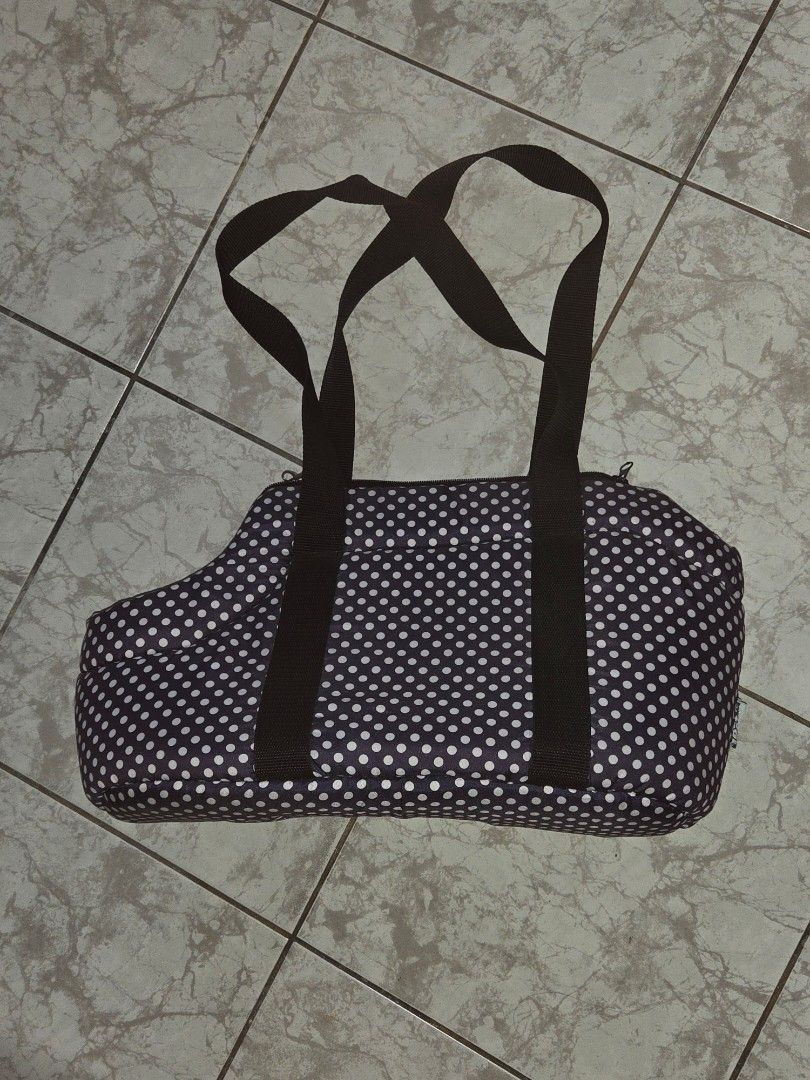 Pet carrier (Category: Homes & Other Pet Accessories) located in Caloocan City. Submitted by mluck (Listing ID 1461813860, Image 3). Description: pet carrier with zipper small breed.