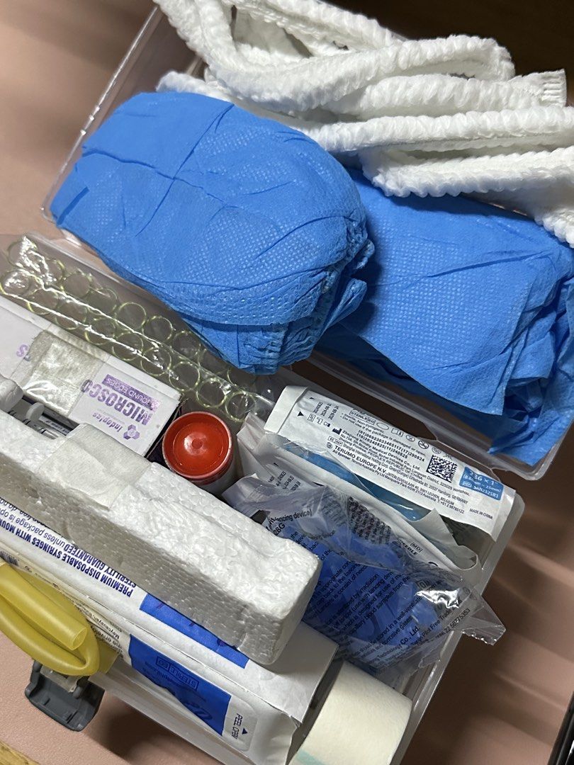 Phlebotomy Kit + Laboratory Supplies (Category: Medical Supplies & Tools) located in Manila. Submitted by burntw4ffles (Listing ID 1461933902, Image 3). Description: For MedTech students, phlebotomy and laboratory activities. Kit Inclusions: Tackle Box Pasteur Pipette - 5 pcs Glass Test Tubes - 18 pcs Assorted Glass Slides - 1 box WBC Pipette - 1 pc 5mL Syringe - 5 pcs 3mL Syringe - 5 pcs Capillary Tubes - 1 vial Cover Glass - 2 boxes Micropore -