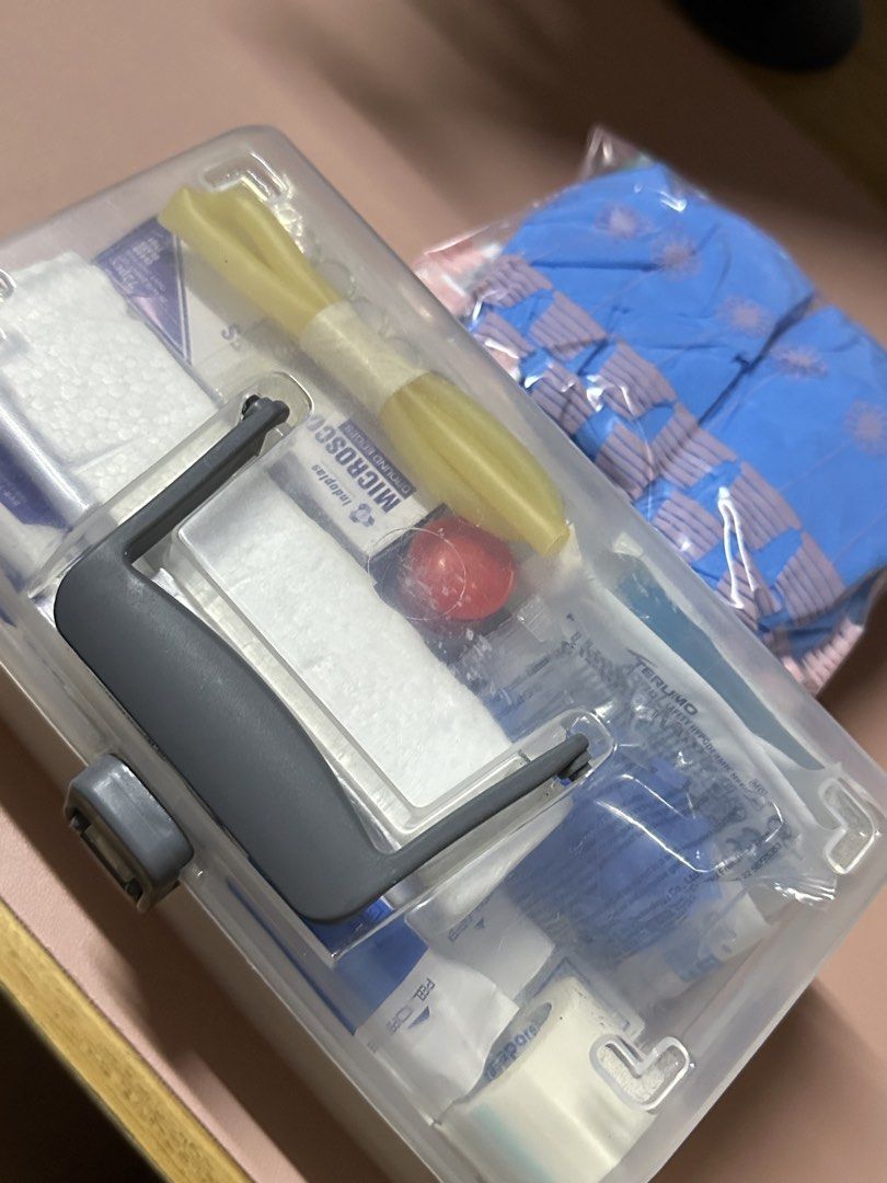 Phlebotomy Kit + Laboratory Supplies (Category: Medical Supplies & Tools) located in Manila. Submitted by burntw4ffles (Listing ID 1461933902, Image 2). Description: For MedTech students, phlebotomy and laboratory activities. Kit Inclusions: Tackle Box Pasteur Pipette - 5 pcs Glass Test Tubes - 18 pcs Assorted Glass Slides - 1 box WBC Pipette - 1 pc 5mL Syringe - 5 pcs 3mL Syringe - 5 pcs Capillary Tubes - 1 vial Cover Glass - 2 boxes Micropore -