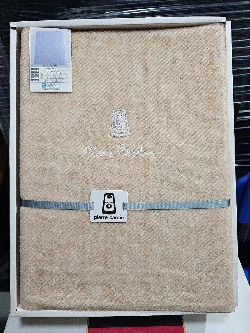 SALE❗PIERRE CARDIN Fleece Sheet (Category: Bedding & Towels) located in Quezon City. Submitted by senyoramaria (Listing ID 1462007214, Image 1). Description: PIERRE CARDIN Fleece Sheet 140 x 240 cm Php1400❗.