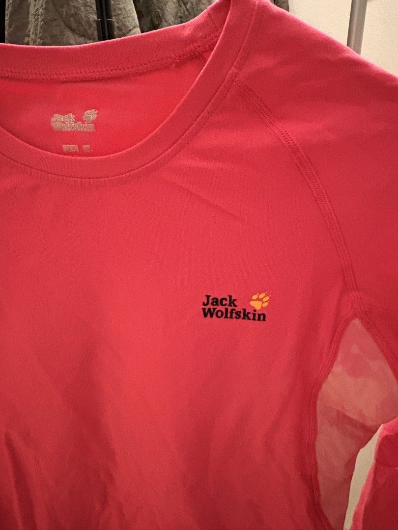 Pink Long Sleeve Top (Category: Longsleeves) located in Mandaluyong City. Submitted by boopiefinds (Listing ID 1461979912, Image 3). Description: Thrifted.