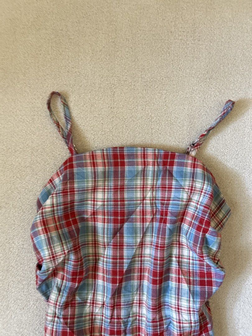 Plaid graphic top (Category: Others Tops) located in Quezon City. Submitted by y2klar (Listing ID 1461990353, Image 2). Description: Plaid Graphic top Size-Small-Medium L-26 Width-13 10/10 Condition no flaws..
