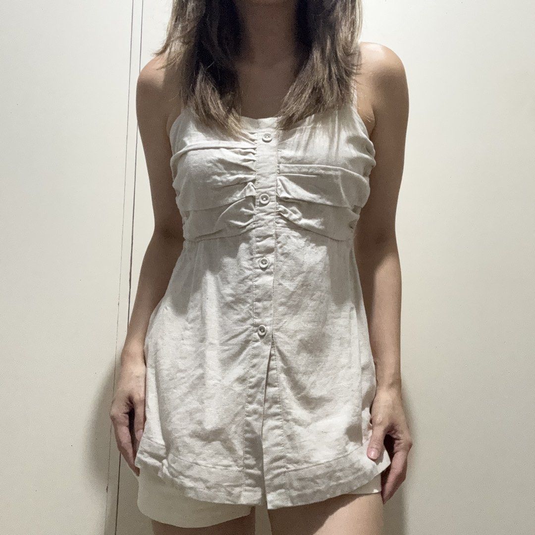 Plains and Prints Linen Sleeveless Top (Category: Sleeveless) located in Cainta. Submitted by nicnicbg (Listing ID 1461944620, Image 1). Description: .