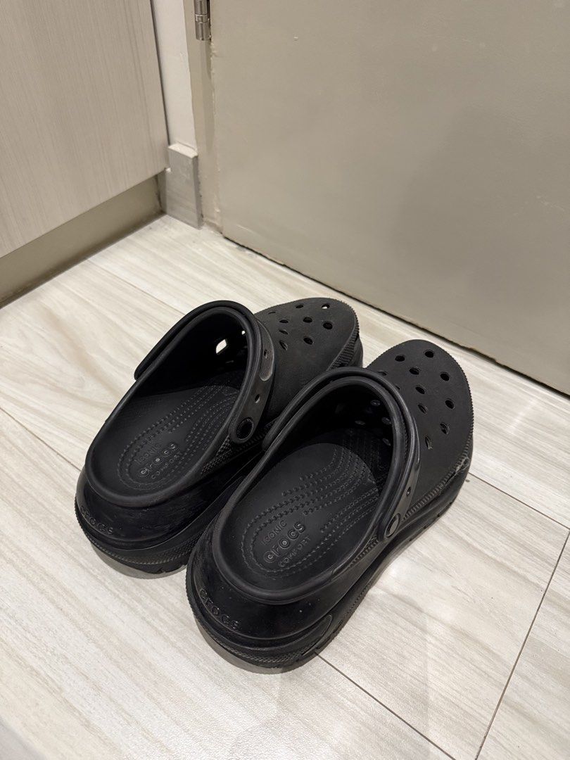 Platform Crocs Black ORIGINAL (Category: Sandals) located in Batangas. Submitted by nikowole (Listing ID 1461840292, Image 3). Description: .