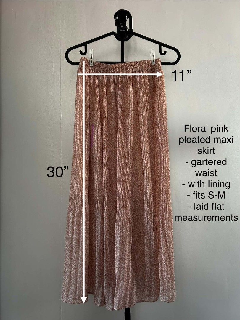 BUNDLE: Pleated Maxi Skirt (Category: Skirts) located in Carmona. Submitted by av067t (Listing ID 1461921024, Image 1). Description: Pleated midi/maxi skirt bundle Get all for 400!.