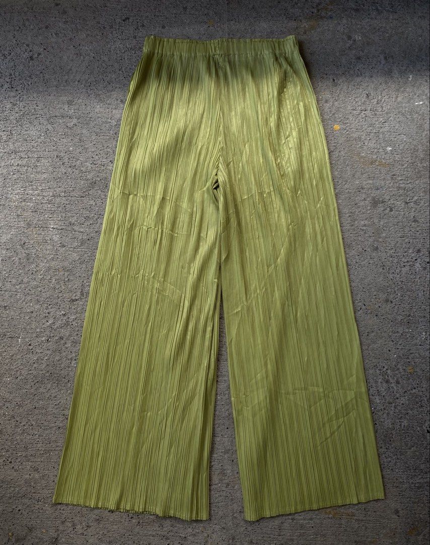 Pleats Please by Issey Miyake (Category: Other Bottoms) located in Kalibo. Submitted by bryaninosa20819 (Listing ID 1461822016, Image 2). Description: Pleats Please by Issey Miyake Dimes : 26-38x36 (Free Size) Excellent Condition Color Rate 10 Brand New Condition .
