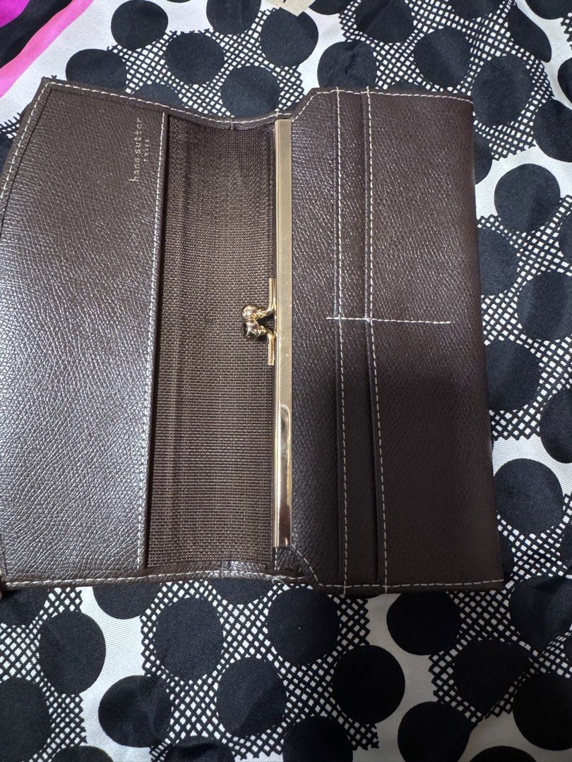 POLA WALLET (Category: Luxury Bags & Wallets) located in Marikina City. Submitted by luvbags40524 (Listing ID 1461965733, Image 3). Description: Good condition Dm for interested.