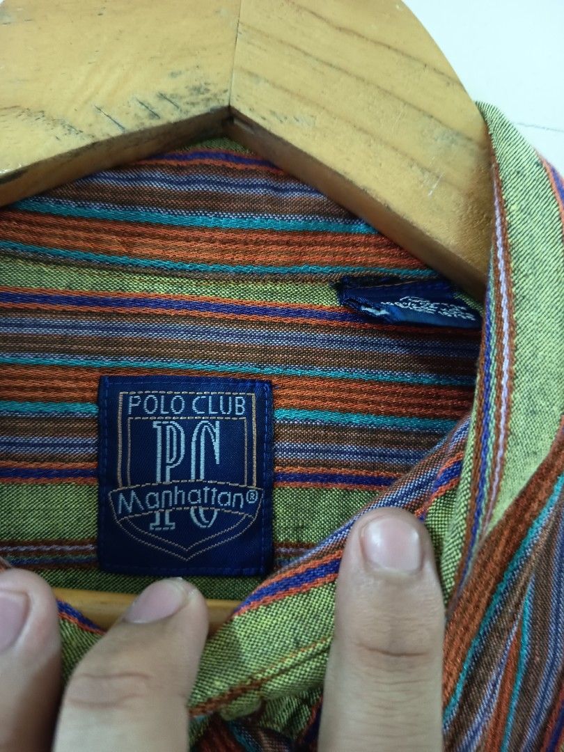 Polo Club (Category: Tshirts & Polo Shirts ) located in Manila. Submitted by skippypeanut1331 (Listing ID 1461963424, Image 3). Description: 23x25.5 Medium-Large Very good Condition color rate: 8.9/10 issue: buttons loose stitch..