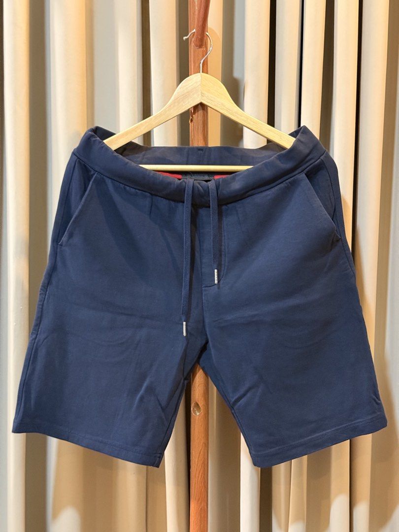 Prada Men’s Short’s (Category: Shorts) located in Candaba. Submitted by beyondcollection (Listing ID 1461913137, Image 1). Description: - authentic - size 32 - like new - super pogi nito.