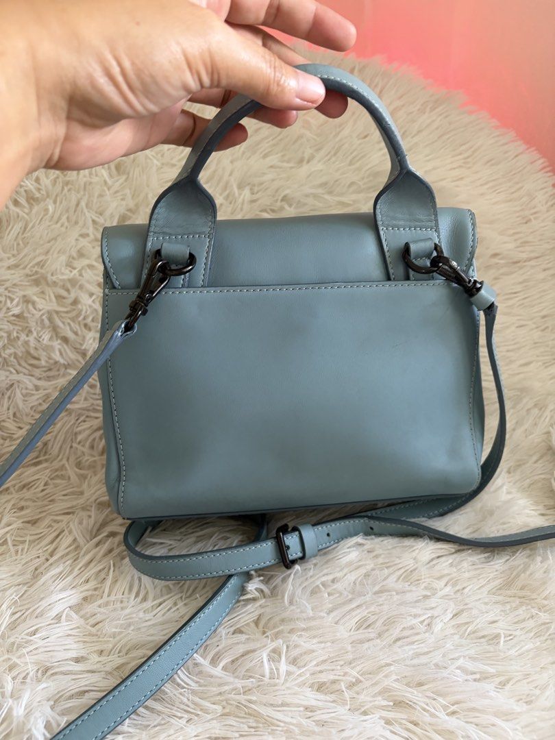 Preloved Beanpole Crossbody bag (Category: Cross-body Bags) located in General Mariano Alvarez. Submitted by maxiscollections (Listing ID 1461949173, Image 3). Description: Preloved Beanpole Crossbody bag Small size Leather .