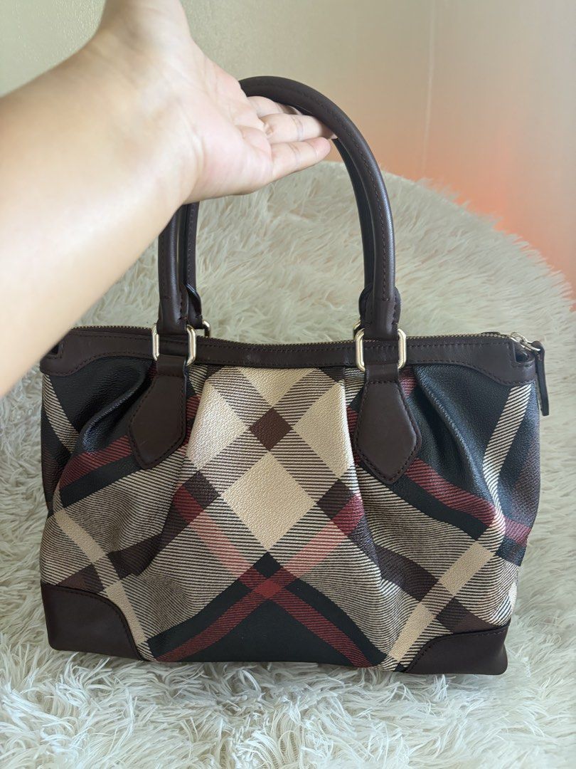 Preloved Daks London Tote bag (Category: Tote Bags) located in General Mariano Alvarez. Submitted by maxiscollections (Listing ID 1461951694, Image 2). Description: Preloved Daks London Tote bag Medium size Leather.