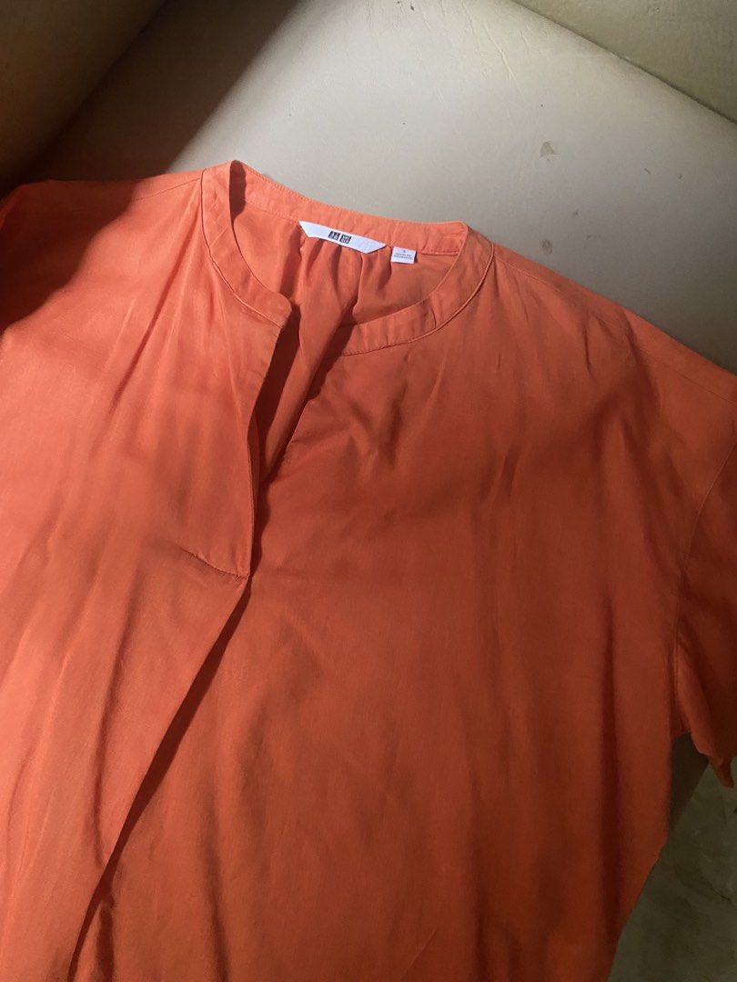 Preloved Uniqlo chinese collar (Category: Blouses) located in Paranaque City. Submitted by sarlicapclothing (Listing ID 1461808162, Image 2). Description: W-21.