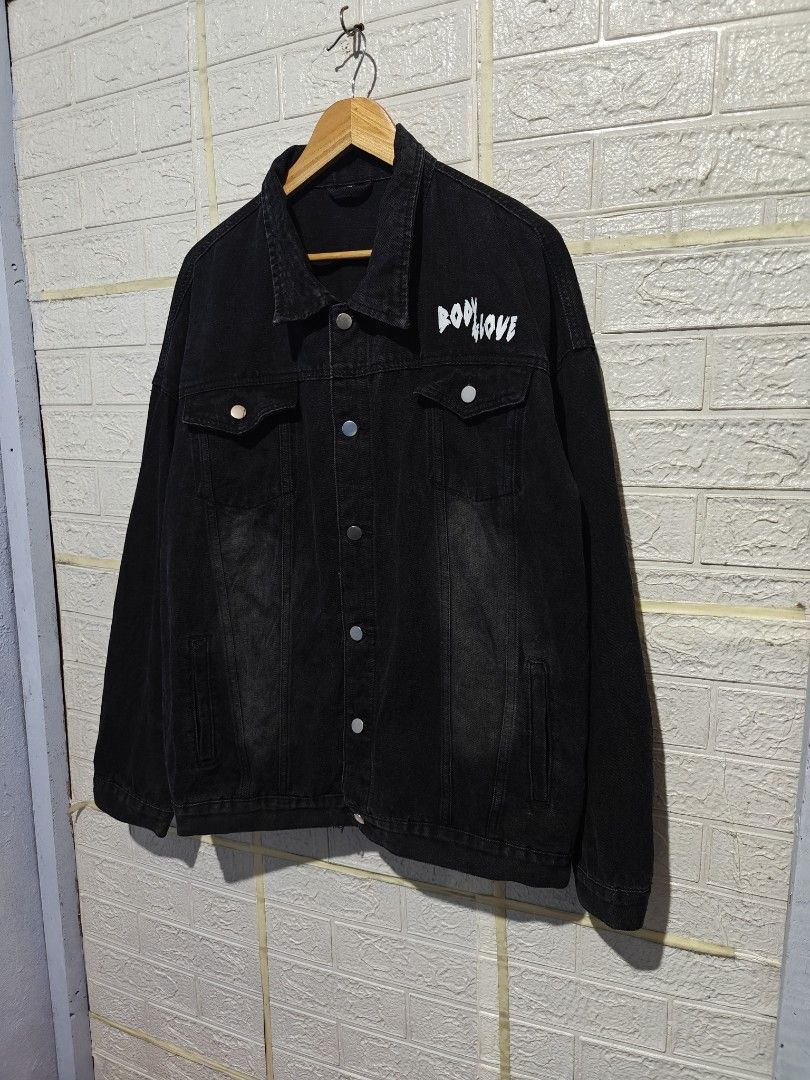 Premium Denim Jacket – Size 2XL | 25×28 (Category: Coats, Jackets and Outerwear) located in Pasig City. Submitted by urbanreveldenim (Listing ID 1461969115, Image 3). Description: Premium Denim Jacket – 2XL Classic and comfortable, perfect for everyday casual wear. ✔️ Size: 2XL ✔️ Dimensions: 25×28 ✔️ Condition: 10/9 💳 COD | GCash | Meet-up 🚚 J&T (Province) | Lalamove (Metro Manila).