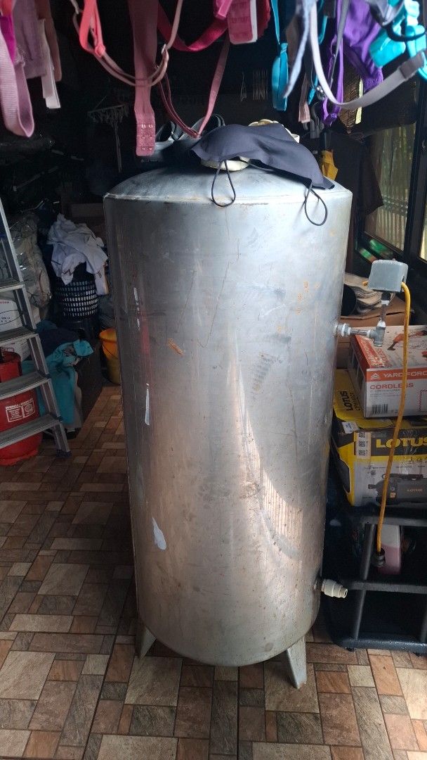 Pressurize Water StorageTank (Category: Industrial Equipment) located in Manila. Submitted by baldogenstyle (Listing ID 1461843892, Image 3). Description: 82-86 Gallons Pure Stainless Pressurized Water Storage Tank di po namamagnet, may bawas pa po sa kung sino po may gusto. kaysa bumili po kau brandnew, nasa 15k po. presyong makakamenos po tlg kau. salamat po.
