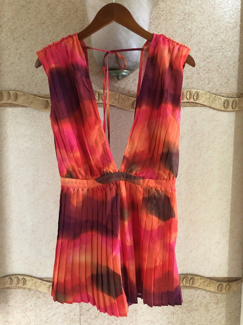 PRETTY LITTLE LINING PLAYSUIT (Category: Rompers) located in Santa Rosa. Submitted by eceldg05 (Listing ID 1461815934, Image 2). Description: PRETTY LITTLE LINING PLAYSUIT MEDIUM PADDED SHOULDER LIKE NEW.