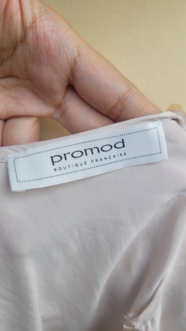 Promod Lace Trim Sleeveless Top (Category: Sleeveless) located in Muntinlupa City. Submitted by havilahph (Listing ID 1461855287, Image 2). Description: Light pink top from Promod. Has lace trim details around the neckline and hem. Can fit M-L.