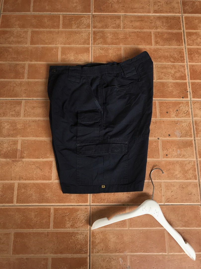 PROPPER Tactical Short (Category: Activewear) located in San Fernando. Submitted by ramjames18 (Listing ID 1461916674, Image 3). Description: •PROPPER Tactical Short 🔥 -Excellent Condition -9.8/10 Color Rate -Ripstop Nylon (Durable, Lightweight, Quickdry ) -Athletic/Tactical Fit with Gusseted crotch for movement -Multipockets / Reinforced Seams / Dripdry Tech -W:36 (33-36 waistlines) -L:20” Pm sa interested! 📥 .
