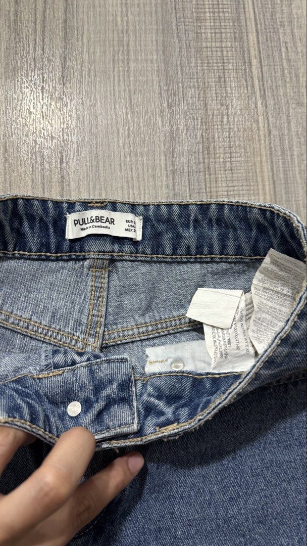 Pull&bear Denim Shorts (Category: Shorts) located in Orani. Submitted by iveecrz (Listing ID 1461834623, Image 3). Description: Size 27inch.