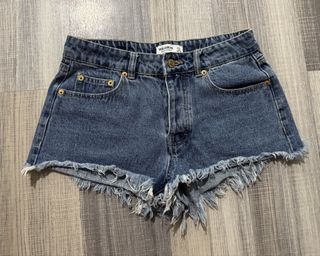 (Category: ) located in . Submitted by iveecrz (Listing ID 1461834623, Image 1). Description: .