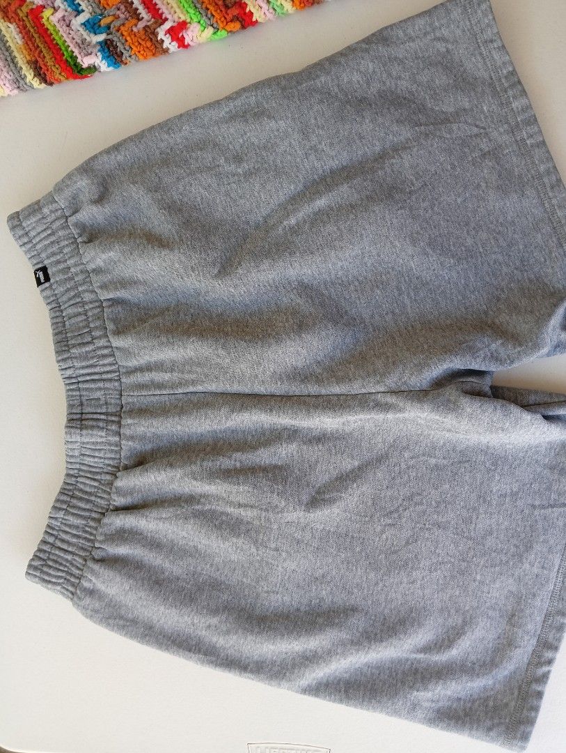 Puma Fleece Short (Category: Shorts) located in Rizal. Submitted by timeless_shop (Listing ID 1461866361, Image 3). Description: 🔥 ORIGINAL Puma Fleece Shorts 📏 Length: 18 inches 📐 Width Waistline: 16 inches flat 📏 Best Fit: 30-33 Waistline 👖 Size: S / EU 40 / UK 30 / US 30 📦 Origin: USA 👖 Fabric: Fleece / Cotton - Makapal, presko at soft 💯 Condition: Like New - Excellent Condition! ✨ - Twice lang ito nasuot - Like New Almost - Maayos at 