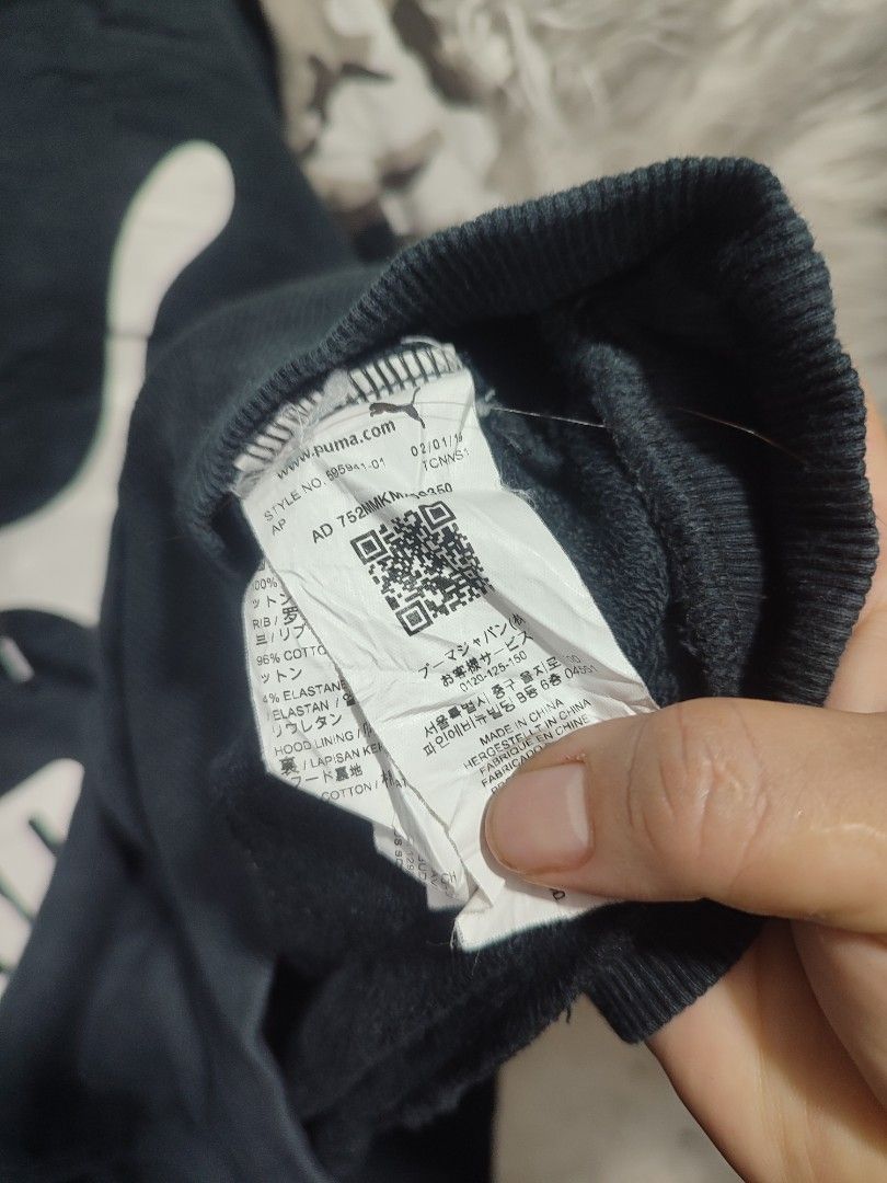 Puma Hoodie Camo Sleeve (Category: Hoodies) located in Manila. Submitted by momofunodos (Listing ID 1461862545, Image 3). Description: ALL ITEMS ARE PRE-LOVED ✅Bale source. ✅Ukay thrifted. ✅Manage your expectations these are ukay.( dont expect crispy as new) ✅ Colors may different in person due to camera lens and lights. ✅ There's a sign of usage in every item ✅ Small stain washable stain are normal in ukay we do not considered it as an ISSUE. ✅A
