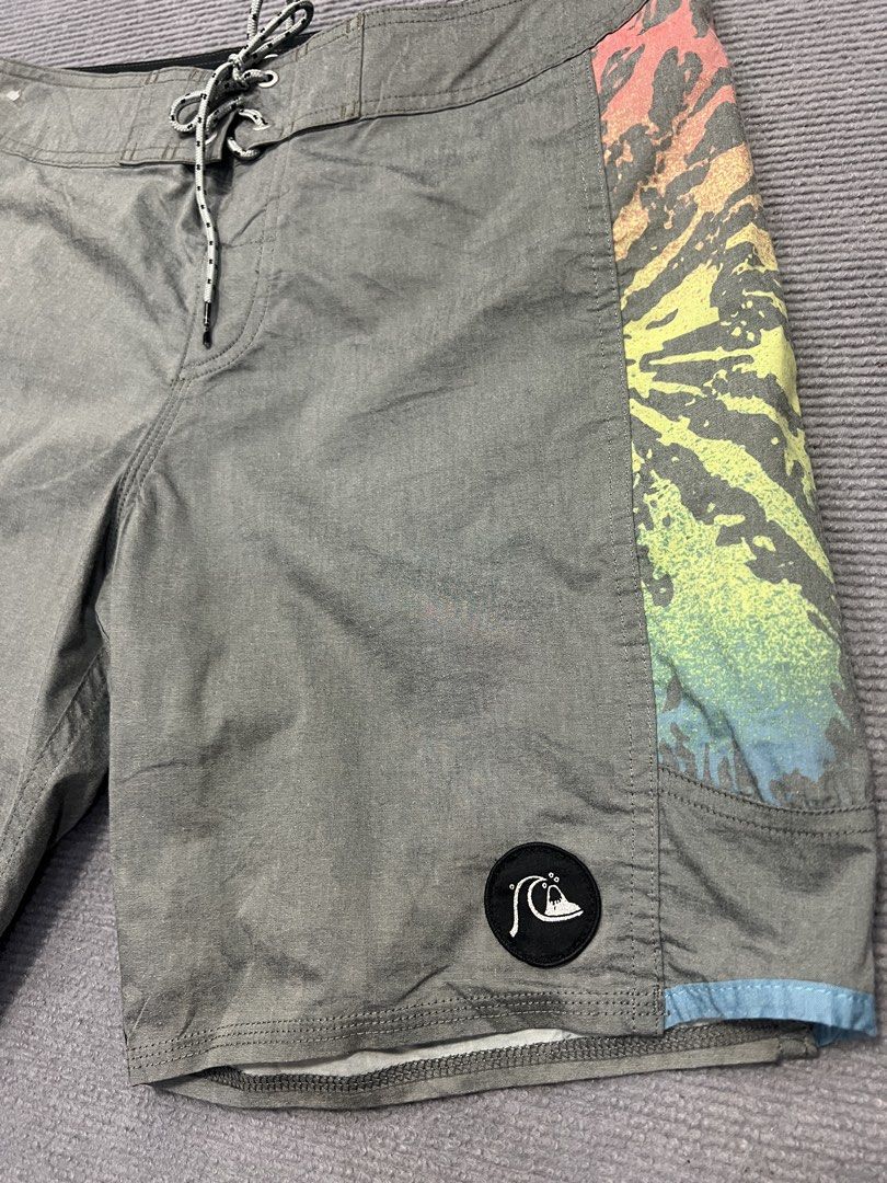 Quiksilver Boardshorts (Category: Swim Trunks & Board Shorts) located in Aparri. Submitted by amnorthloots (Listing ID 1461830255, Image 2). Description: Good as new No issue Color rate 10/10 Waistline 32” Length 18”.