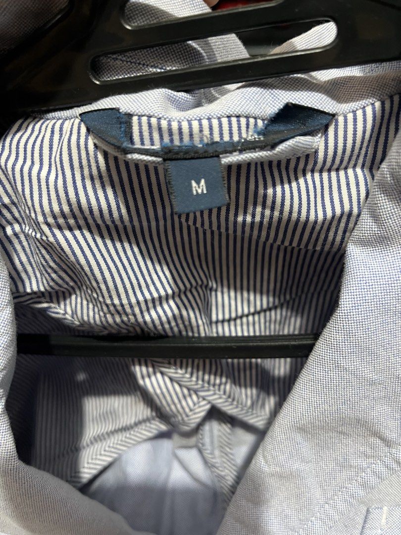 Ralph Lauren Light Blue Blazer Jacket Size M (Category: Coats, Jackets and Outerwear) located in San Pablo. Submitted by crazyr17 (Listing ID 1461938566, Image 2). Description: - Light blue blazer - Size M - Striped inner lining - Two-button front closure - Chest pocket - Two flap pockets at the bottom - Ideal for smart casual wear.