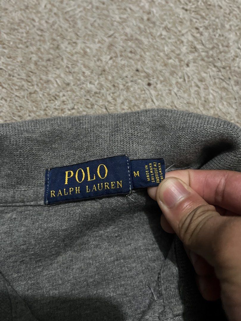 Ralph Lauren Quarterzip Gray (Category: Coats, Jackets and Outerwear) located in Mexico. Submitted by iseemiyakee. (Listing ID 1461894605, Image 3). Description: Size Medium 22 width 28 length no issue excellent condition .