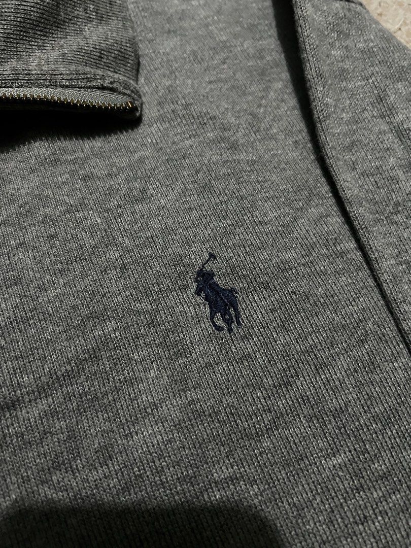 Ralph Lauren Quarterzip Gray (Category: Coats, Jackets and Outerwear) located in Mexico. Submitted by iseemiyakee. (Listing ID 1461894605, Image 2). Description: Size Medium 22 width 28 length no issue excellent condition .